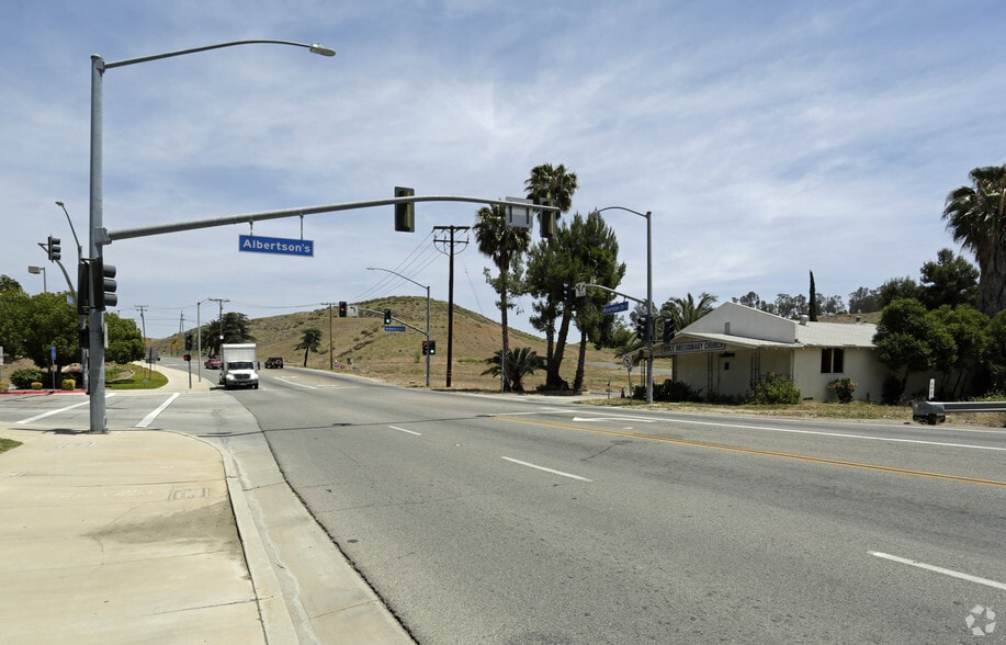 30830 Riverside Dr, Lake Elsinore, CA for sale - Building Photo - Image 2 of 30