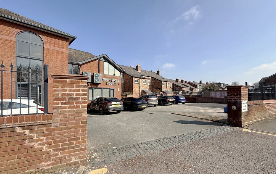 Moss Ln, Altrincham à louer - Photo du bâtiment - Image 2 de 2