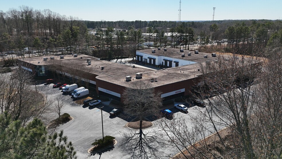 5240 Snapfinger Park Dr, Lithonia, GA à louer - Photo du bâtiment - Image 2 de 11