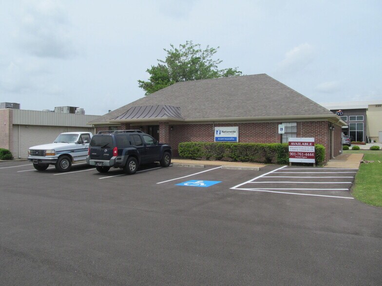 212 Goodman Rd E, Southaven, MS à louer - Photo du bâtiment - Image 3 de 9