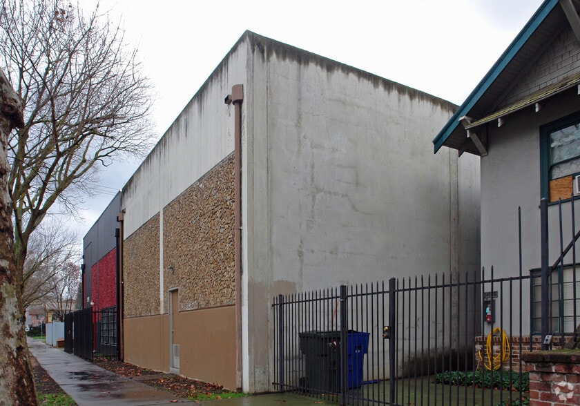 2416 X St, Sacramento, CA for lease - Building Photo - Image 3 of 11