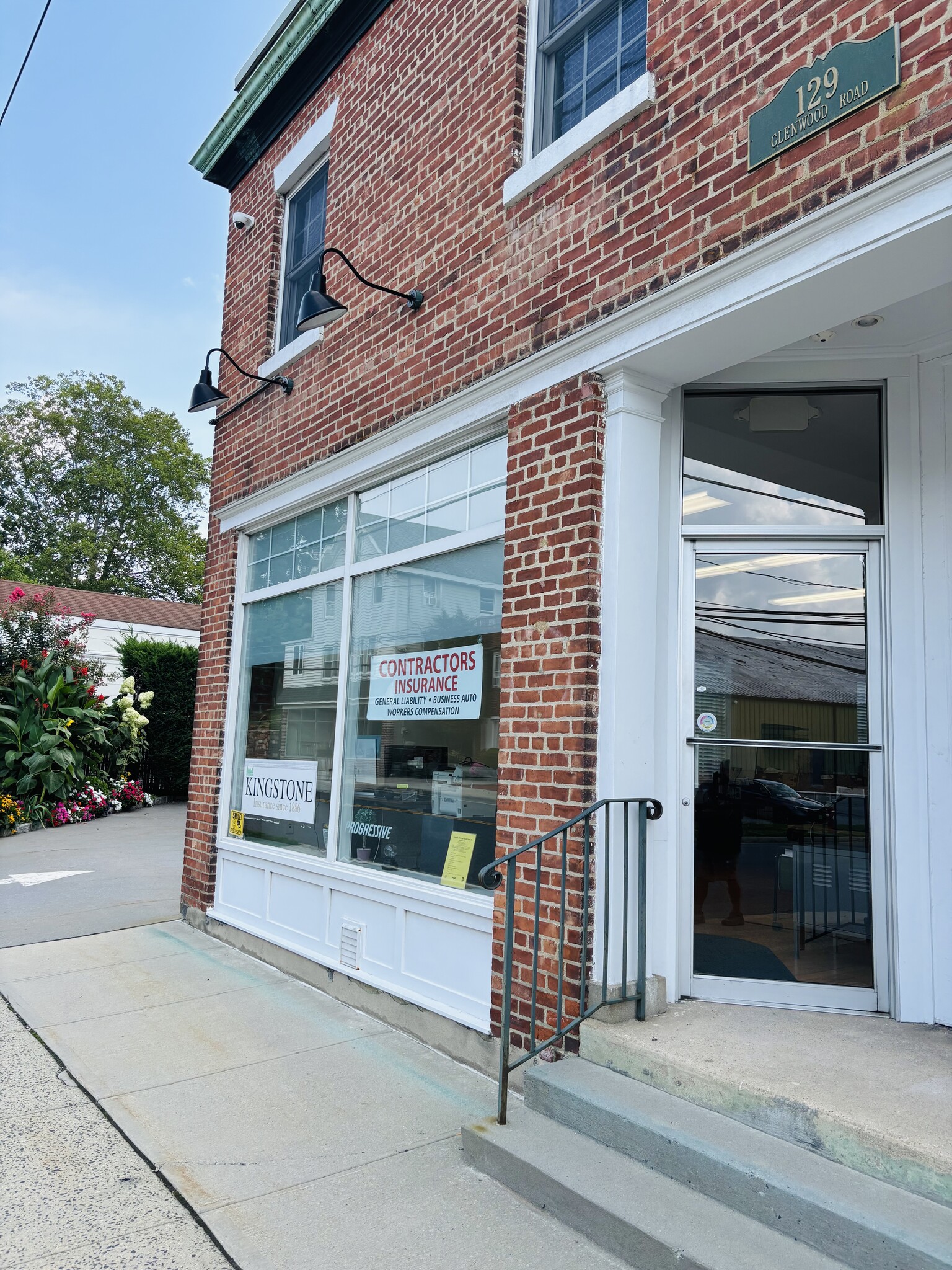 129 Glenwood Rd, Glenwood Landing, NY for lease Building Photo- Image 1 of 9