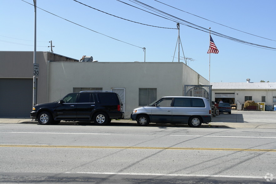 2610 Bay Rd, Redwood City, CA for lease - Building Photo - Image 3 of 4