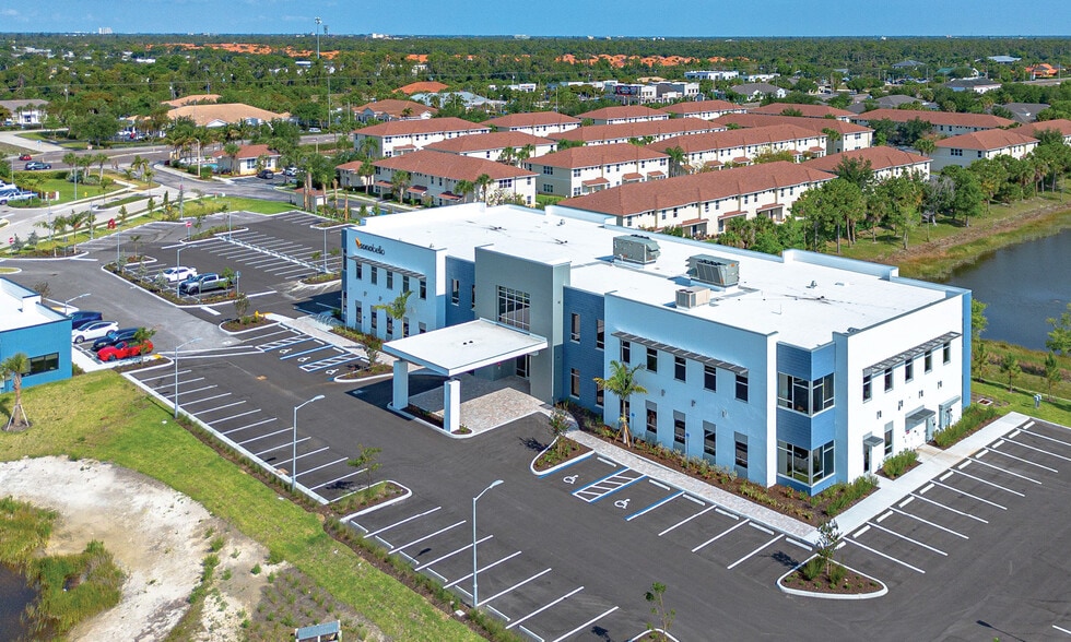 14540 Hope Center Loop, Fort Myers, FL à louer - Photo du bâtiment - Image 3 de 13