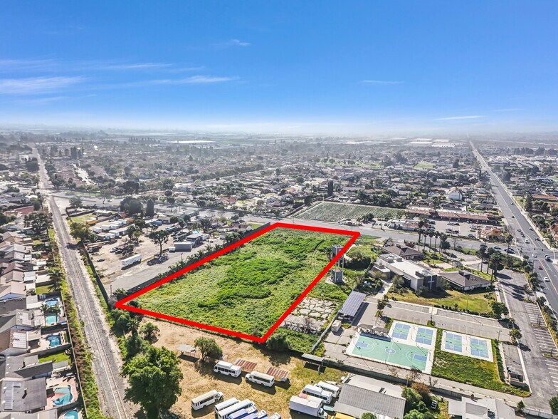 4186 Riverside Dr, Chino, CA à vendre - Aérien - Image 3 de 13