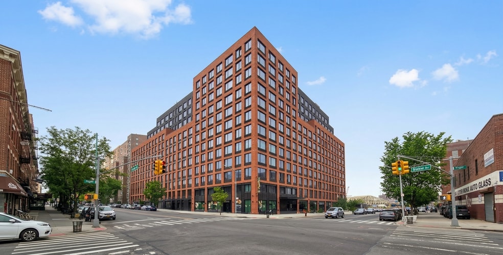 40 Bruckner Blvd, Bronx, NY for lease - Building Photo - Image 3 of 67