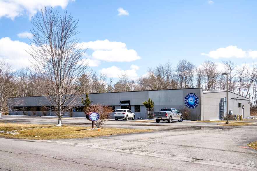 20 Dutch Mill Rd, Ithaca, NY à vendre - Photo du bâtiment - Image 2 de 29