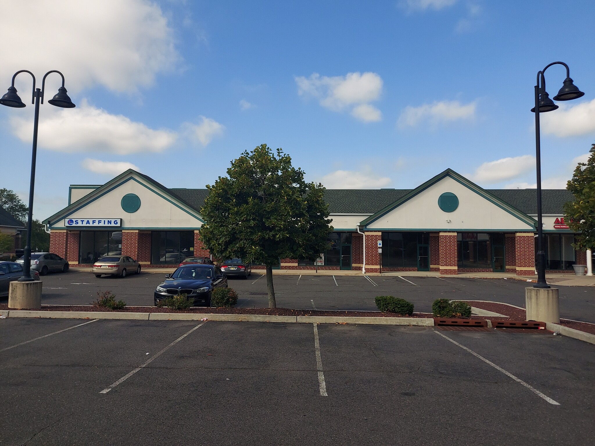 2043 Route 130, Florence, NJ for lease Primary Photo- Image 1 of 2
