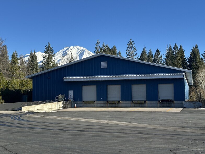 4015 S Old Stage Rd, Mount Shasta, CA for lease - Building Photo - Image 1 of 19