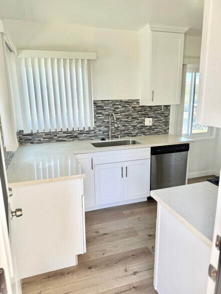 1112 E Imperial Ave, El Segundo, CA à vendre - Photo du bâtiment - Image 3 de 13