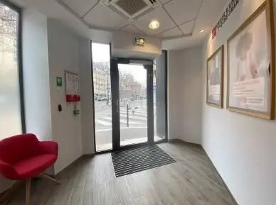 Commerce de détail dans Paris à louer - Photo du bâtiment - Image 2 de 3