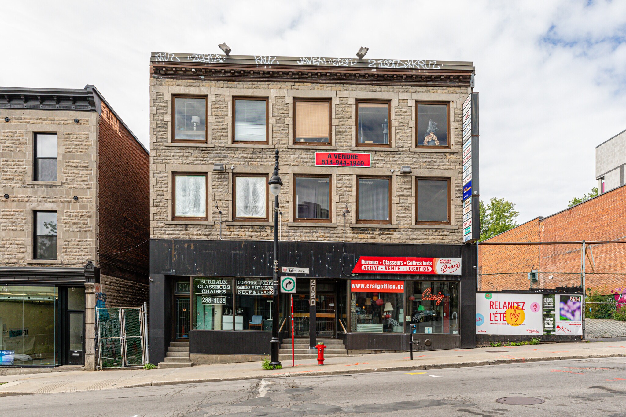 2050 Boul Saint-Laurent, Montréal, QC for sale Building Photo- Image 1 of 6