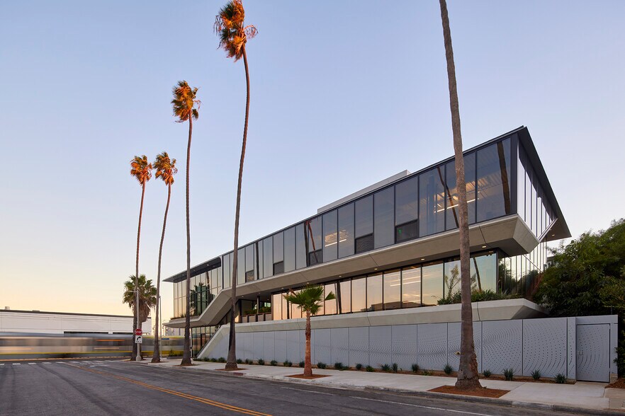 1221 Colorado Ave, Santa Monica, CA for sale - Building Photo - Image 2 of 25