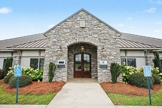 Plus de détails pour Partially Leased Offices & Pad Site – Bureau à vendre, Warner Robins, GA