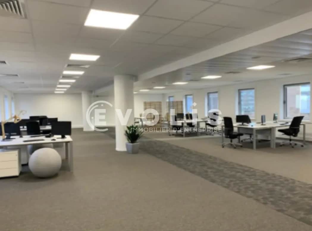 2-4 Place Des Vosges, Courbevoie for lease Interior Photo- Image 1 of 3