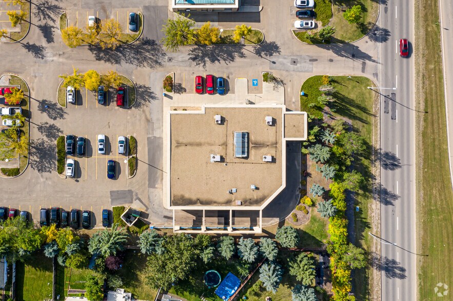 10803 23 Ave NW, Edmonton, AB à louer - Aérien - Image 2 de 4