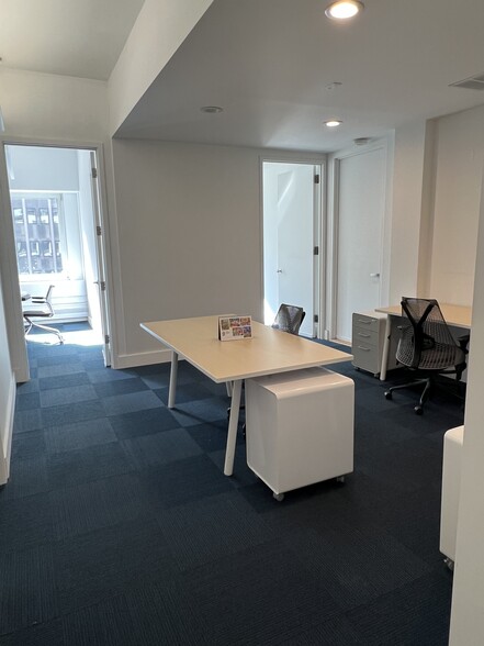 321 Broadway, New York, NY for lease - Building Photo - Image 2 of 13