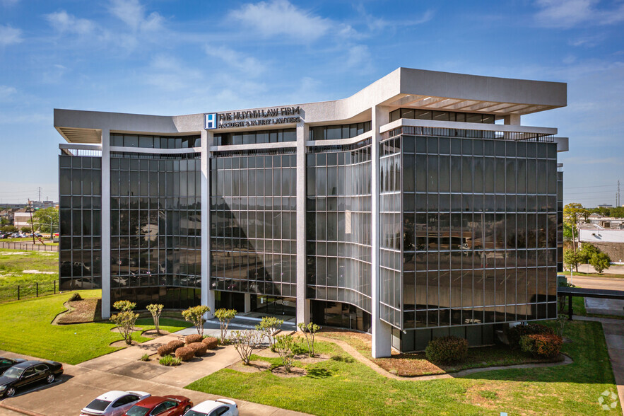 6100 Corporate Dr, Houston, TX for lease - Building Photo - Image 1 of 8