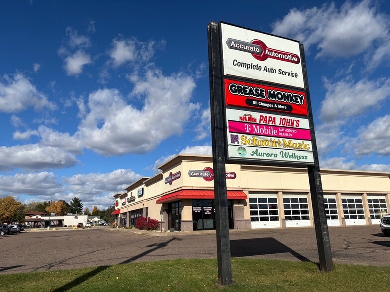 913-925 S Hastings Way, Eau Claire, WI for sale - Building Photo - Image 3 of 5