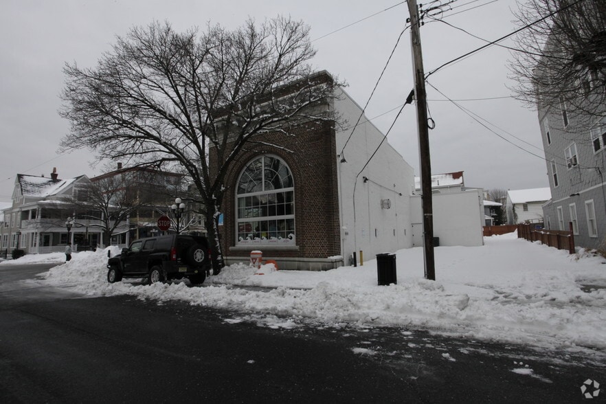 61 Main Ave, Ocean Grove, NJ à louer - Photo du bâtiment - Image 2 de 2