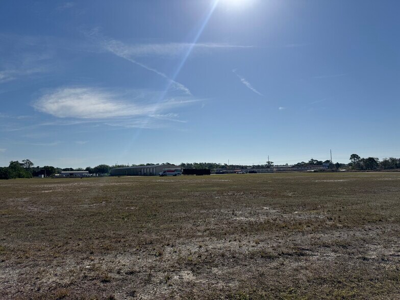 7990 Associate Boulevard, Sebring, FL à louer - Photo du bâtiment - Image 2 de 5