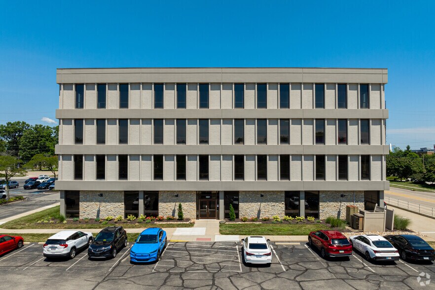 3901 W 86th St, Indianapolis, IN à louer - Photo du bâtiment - Image 2 de 41