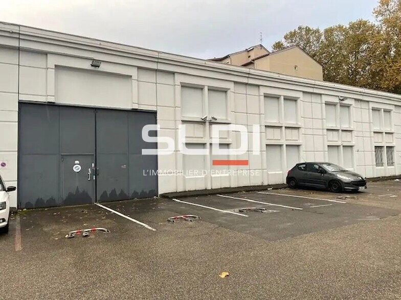 Office in Villeurbanne for lease - Building Photo - Image 2 of 3