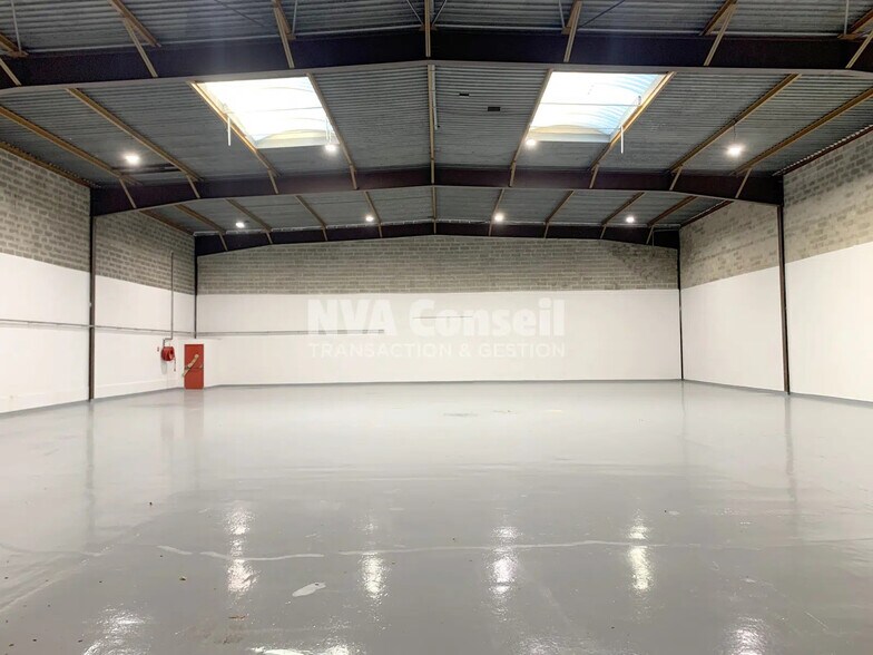 Flex dans SAINT-OUEN-L'AUMONE à louer - Photo intérieure - Image 1 de 8