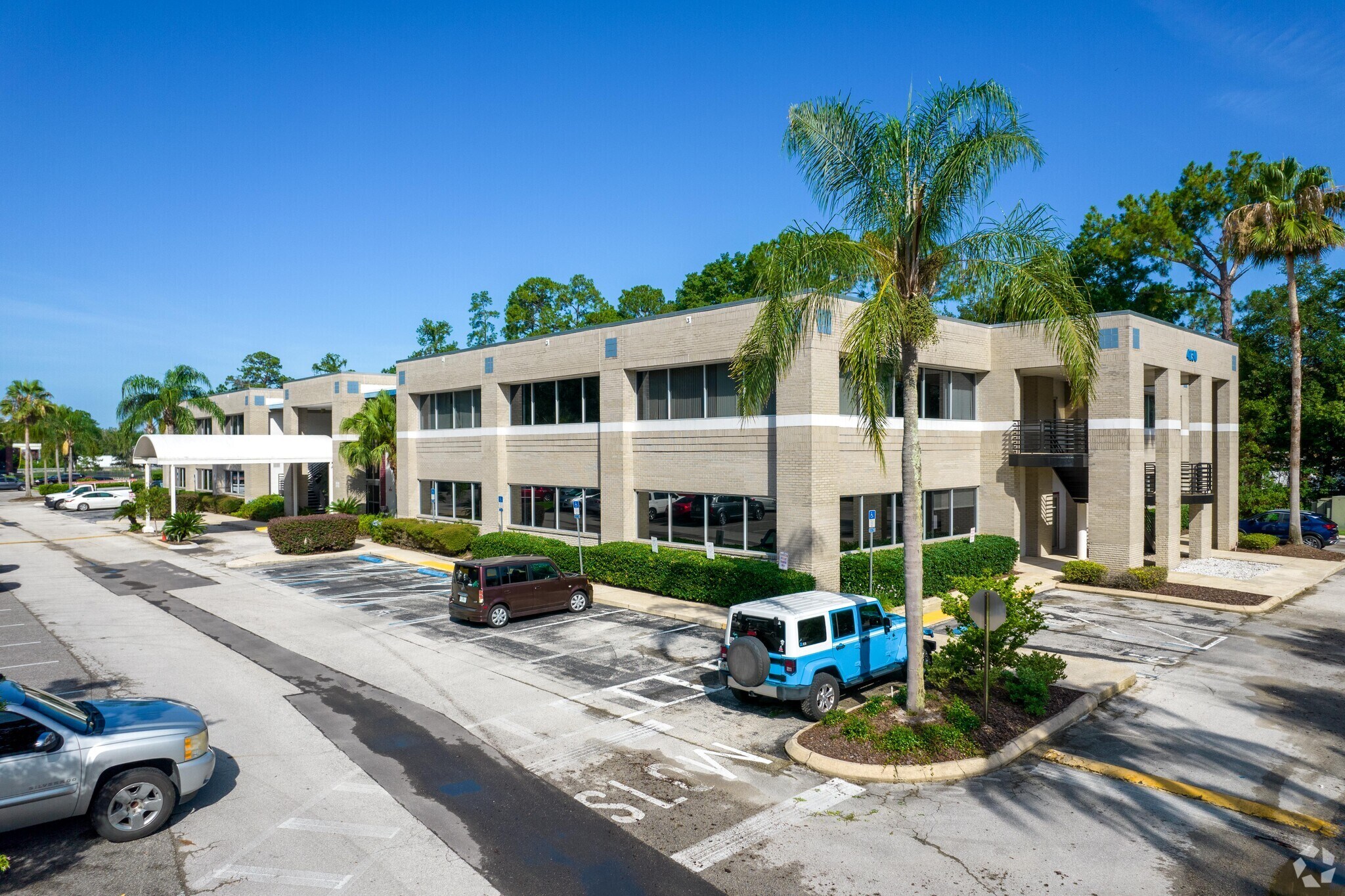 4130 Salisbury Rd, Jacksonville, FL à louer Photo du bâtiment- Image 1 de 8