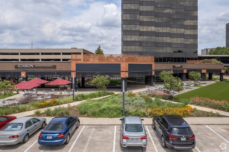 12110-12144 Greenspoint Dr, Houston, TX à louer - Photo du bâtiment - Image 2 de 9