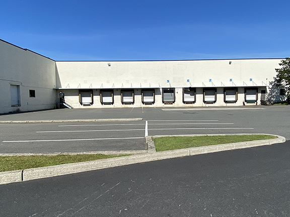 114 Seaview Dr, Secaucus, NJ for lease - Building Photo - Image 1 of 2