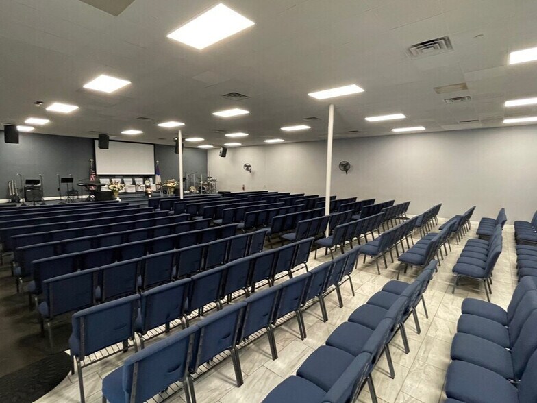 890 E Sahara Ave, Las Vegas, NV à vendre - Photo du bâtiment - Image 1 de 18