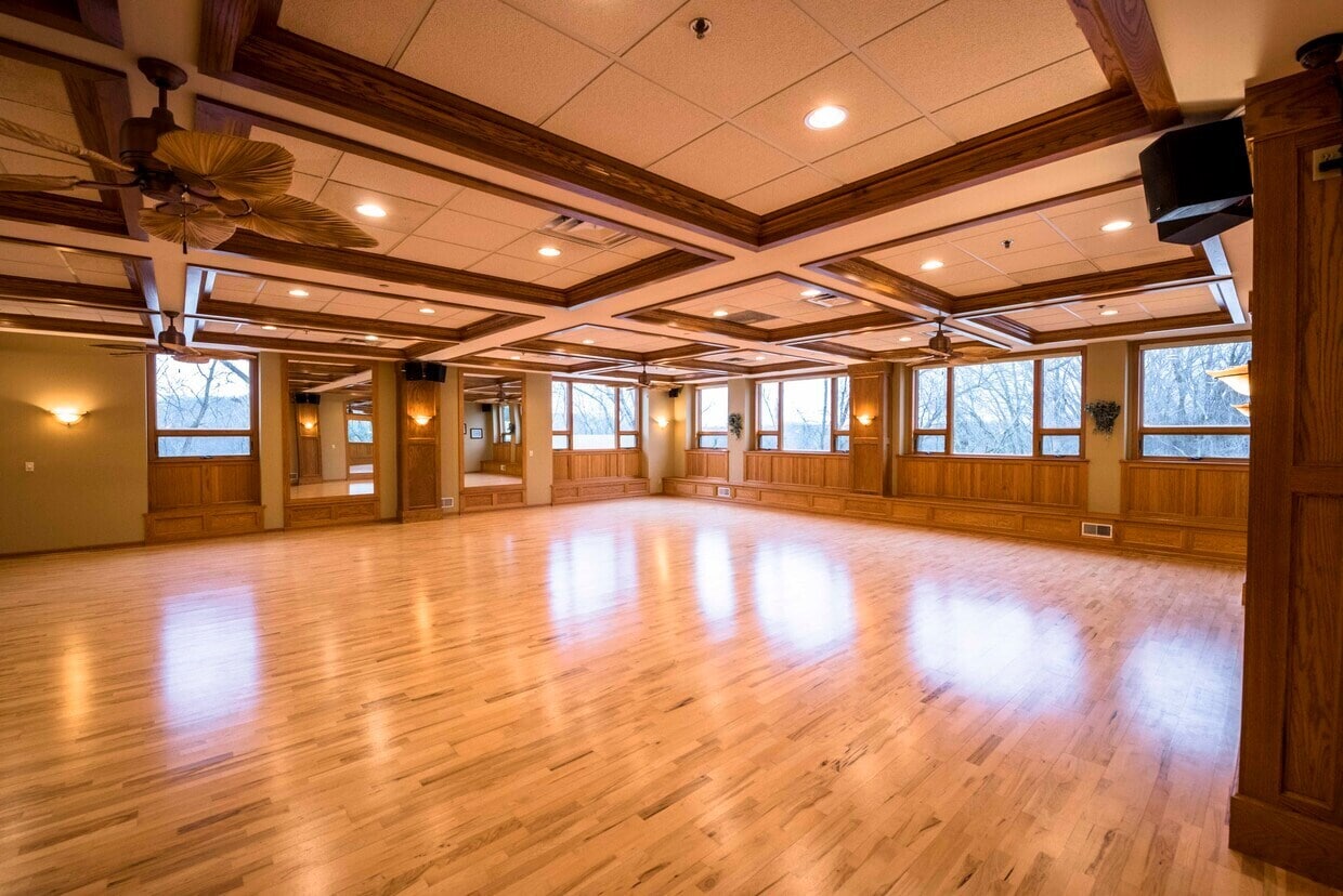 21415 W Greenfield Ave, New Berlin, WI à louer Photo intérieure- Image 1 de 2