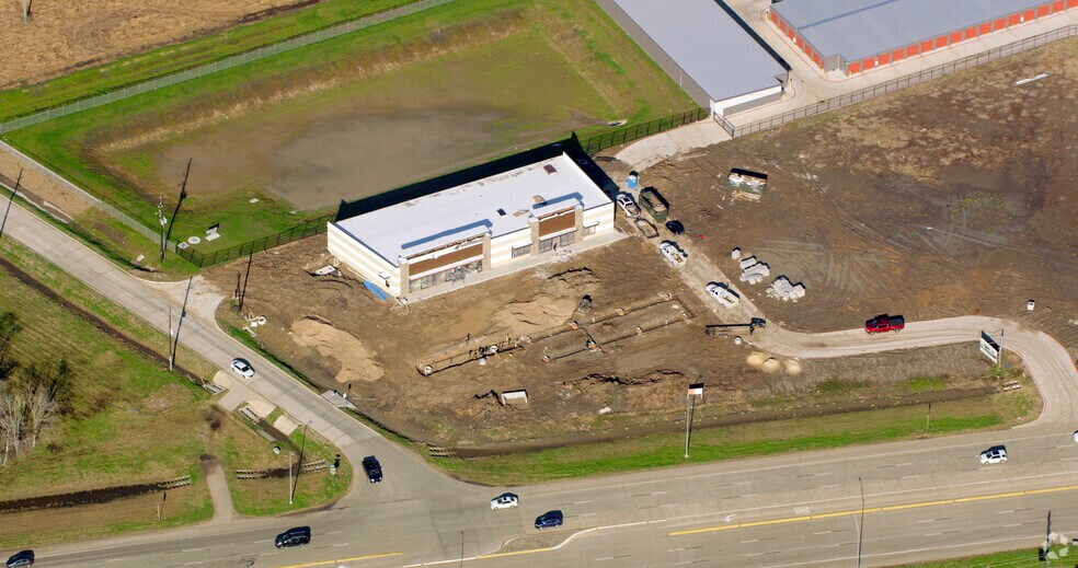 14105 Highway 6, Rosharon, TX à louer - Photo du bâtiment - Image 2 de 9