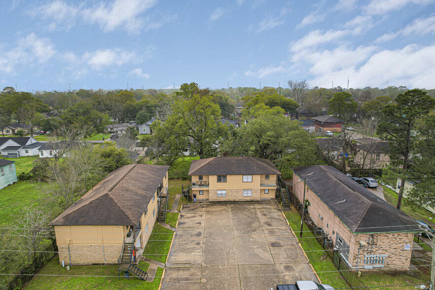 230 E Virginia St, Beaumont, TX à vendre - Photo du bâtiment - Image 3 de 44