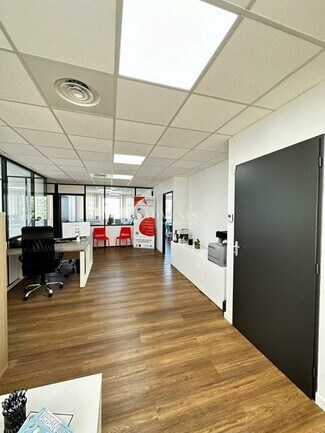 Plus de détails pour Bureau à louer
