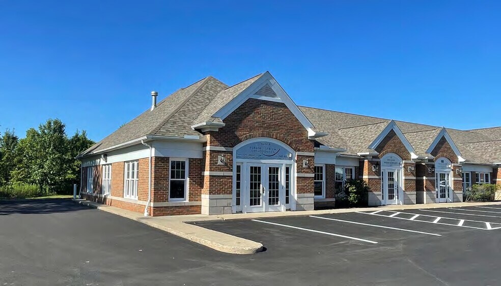 9945 Vail Dr, Twinsburg, OH à louer - Photo du bâtiment - Image 3 de 3
