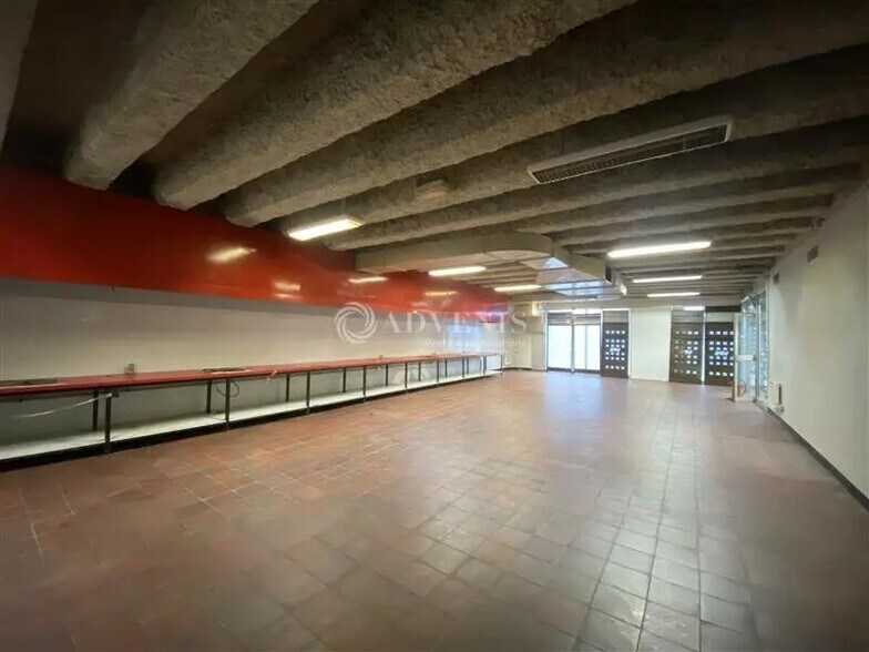 Bureau dans Courbevoie à louer - Photo du bâtiment - Image 2 de 5