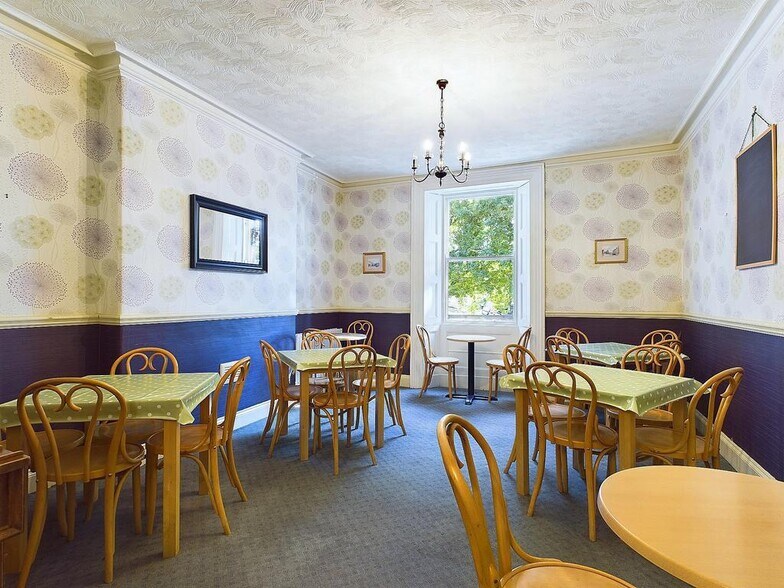 High St, Rothbury à vendre - Photo du bâtiment - Image 3 de 38