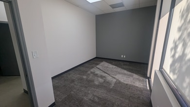 3702 E Roeser Rd, Phoenix, AZ for lease Interior Photo- Image 2 of 4