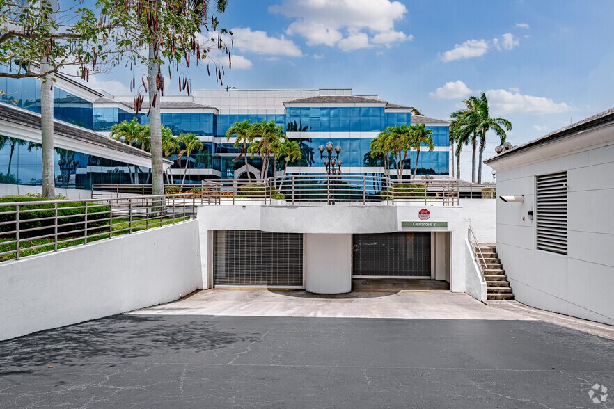 7284 W Palmetto Park Rd, Boca Raton, FL à louer - Photo du bâtiment - Image 3 de 25