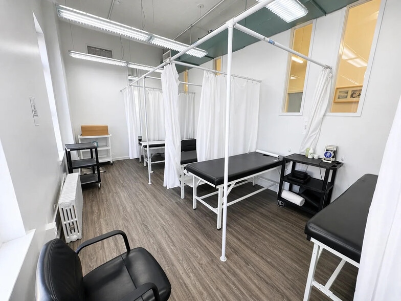 100 Pennsylvania Ave, Brooklyn, NY for lease - Building Photo - Image 3 of 9