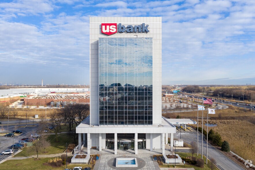 1000 E 111th St, Chicago, IL à louer - Photo du bâtiment - Image 2 de 6