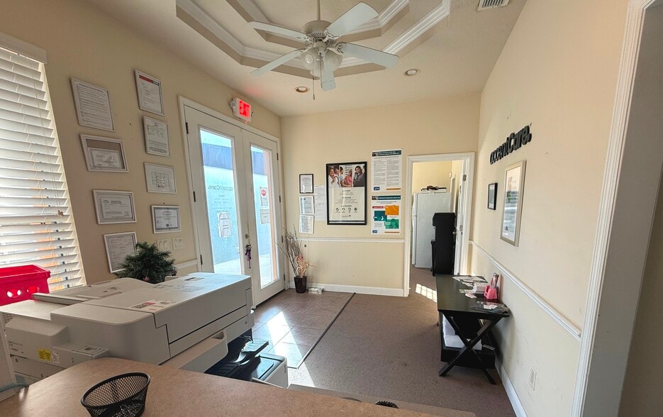 4881 NW Palm Coast Pky, Palm Coast, FL for lease - Interior Photo - Image 3 of 8