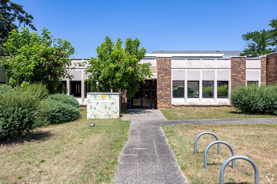 33 Avenue Du Docteur Georges Lévy, Vénissieux for lease - Building Photo - Image 2 of 2