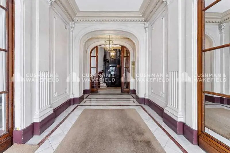 Bureau dans Paris à louer - Hall d’entrée - Image 2 de 12