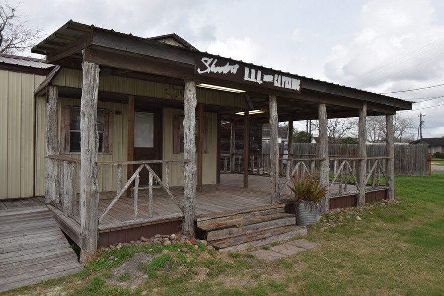 217 Second St, Agua Dulce, TX à vendre - Photo principale - Image 1 de 1