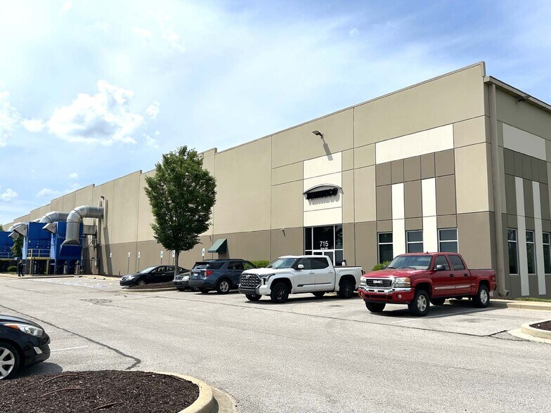 SPRING HILL LOGISTICS CENTER portefeuille de 2 propriétés à vendre sur LoopNet.ca - Photo principale - Image 2 de 37