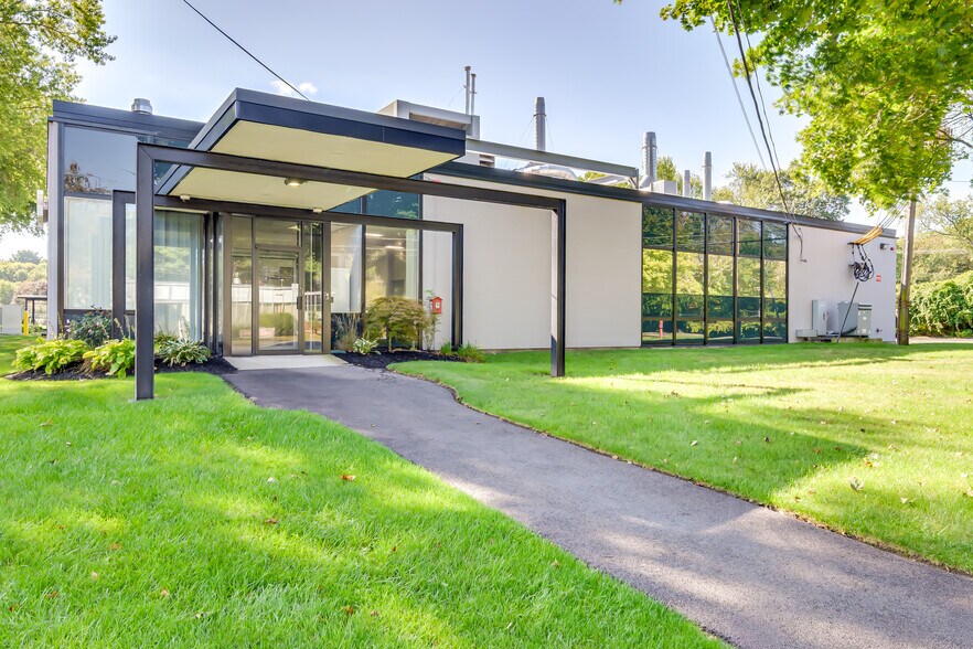 1 Strathmore Rd, Natick, MA for lease - Building Photo - Image 1 of 5