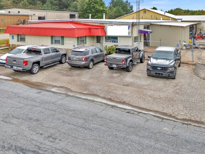 1108 Anne St, Griffin, GA à vendre - Photo du bâtiment - Image 2 de 30